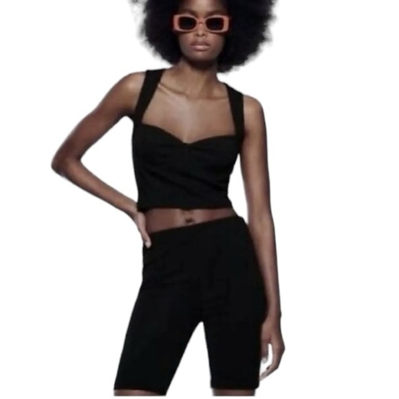 Zara Knit Ribbed Biker Shorts With Button Up Leg Detail For A More Updated Look - Picture 2 of 6